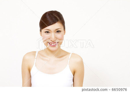young woman      6650976