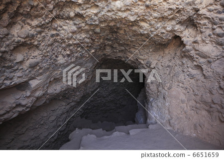 Lotto's cave 6651659