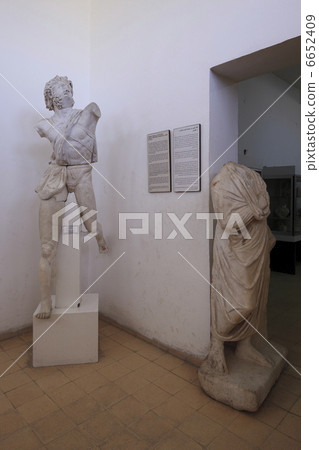 約旦國家考古博物館代達羅斯雕像和伊卡里斯雕像 6652409