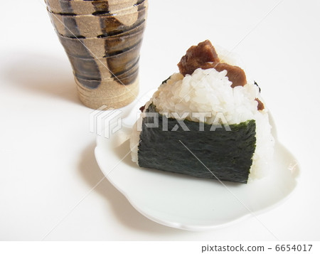 Rice balls with a barbecue 6654017
