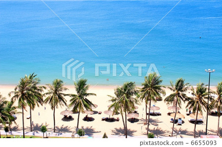I look at Vietnam Nha Trang Beach 6655093