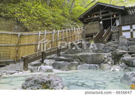 很棒的露天浴池 6656647