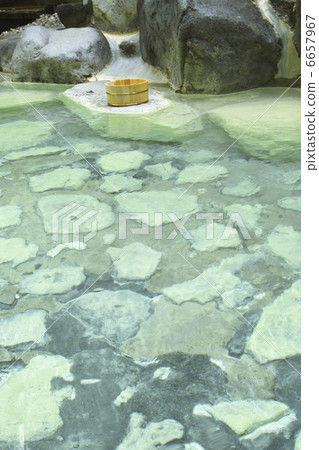 很棒的露天浴池 6657967