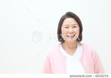 時尚的祖母形象 6658250