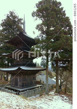 Shinshu Shinano's national treasure Taisho Temple Mie Tower (return tower) Shinshu Shinano's national treasure Taisho Temple Mie Tower (return tower) 6661265