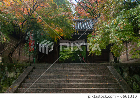 Gorya temple gate 6661310