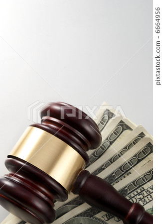 gavel and dollars 6664956