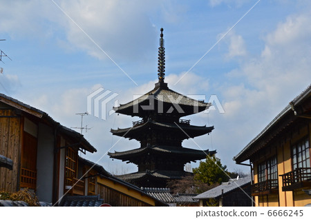 在Hokensha寺的“Yasaka塔”（京都市東山區Shimizu Yasakaokamachi） 6666245