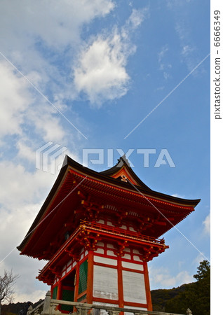 清水寺的“Niben門”（京都市Shimizu Higashiyama Ward） 6666349