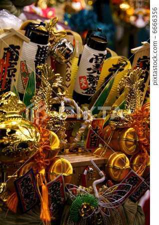 Caterpillar decoration 6666356