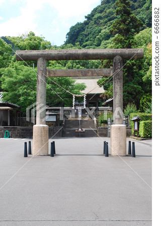 Tsurumine Shrine (Vine Shinkansen) Tsurumine Shrine (Vine Shinkansen) 6666882