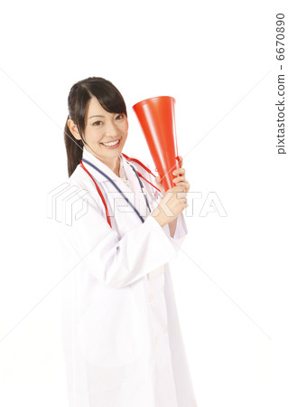 Female doctor & nurse for patient support Female doctor & nurse for patient support 6670890