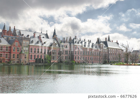 Binnenhof Palace in Den Haag,  Netherlands. Dutch Parlament buil 6677626