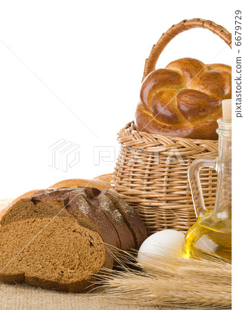 bread and bakery products 6679729