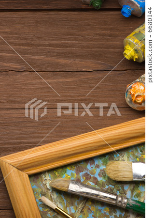brush and painting  on wood 6680144