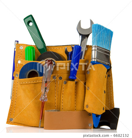 tools and instruments in leathern belt 6682132