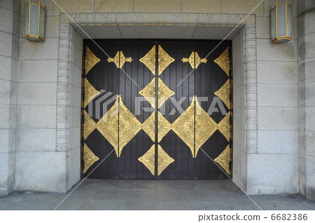 京都市立藝術博物館的門 6682386