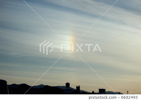日落漂浮在天空的彩虹 日落漂浮在天空的彩虹 6682493