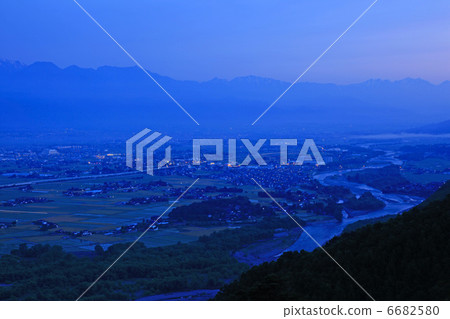 Azumino and the North Alps at dawn 6682580