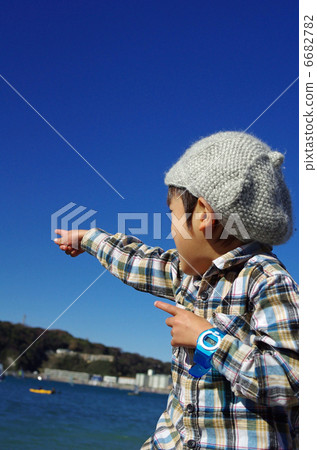 Children who point 6682782
