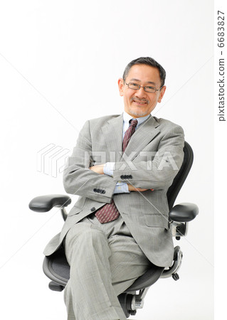 坐在辦公室椅子的商人·總統 坐在辦公室椅子的商人·總統 6683827