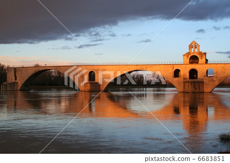 世界遺產阿維尼翁橋（聖Benezet橋）法國 6683851