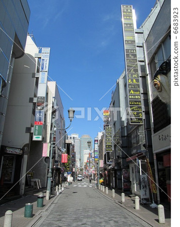 Esplanade Akasaka shopping street 6683923