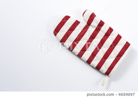 Striped pot clasp on white background Striped pot clasp on white background 6689897