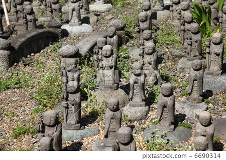 Oshji寺廟的Ishibition Oshji寺廟的Ishibition 6690314