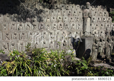 Oshji寺廟的Ishibition Oshji寺廟的Ishibition 6690315