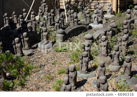 Oshji寺廟的Ishibition 6690316