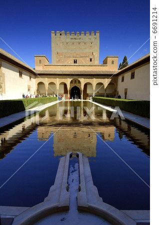 阿罕布拉宮Ayanees庭院 6691214