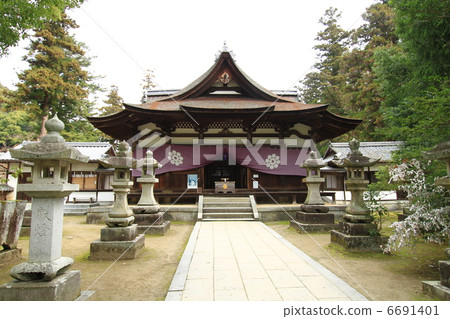 Important cultural property Yoshika Shrine 6691401
