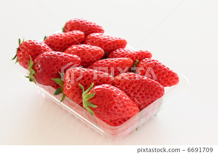 Strawberry Princess Fruits 6691709