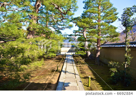 Pathways and gardens near Daitokuji (Kitano Ward, Kyoto City) Pathways and gardens near Daitokuji (Kitano Ward, Kyoto City) 6692884