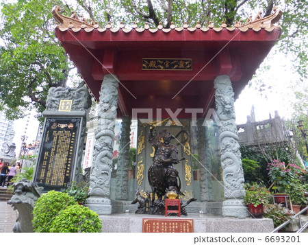 Hwaseon Temple (Hong Kong) Hwaseon Temple (Hong Kong) 6693201