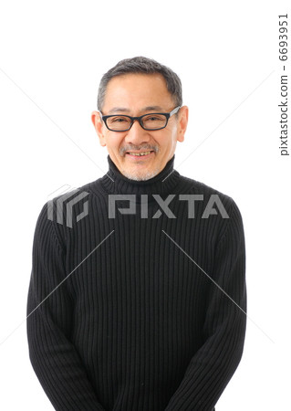 穿高領衫的老人 6693951