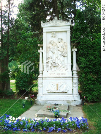 Schubert's grave Schubert's grave 6694242