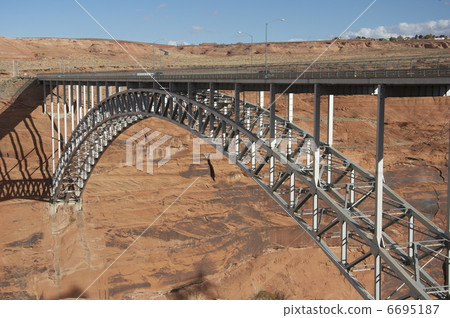 A bridge 6695187