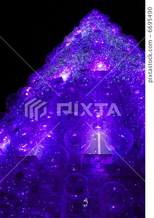 Light Up Tree 6695490