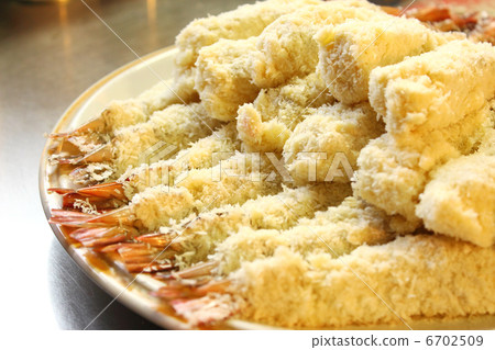 Fried shrimp before frying 6702509