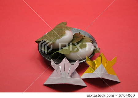 Kashiwa mochi and helmet Kashiwa mochi and helmet 6704000