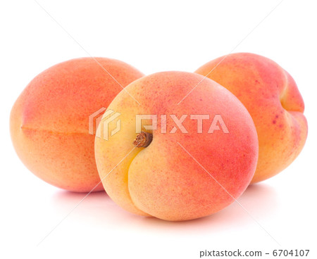 Ripe apricot fruit 6704107