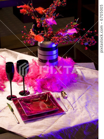 Served table in a restaurant 6705005