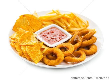 onion rings, fries and nachos 6707444
