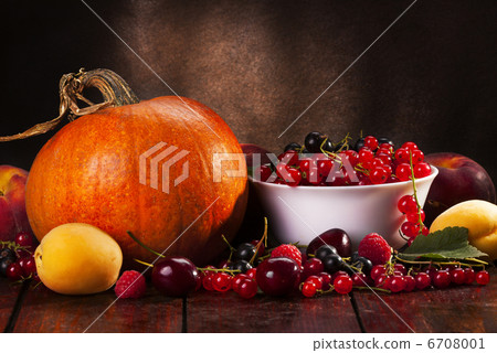 still life with fruits and vegetables 6708001