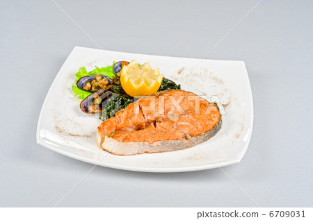 salmon steak 6709031