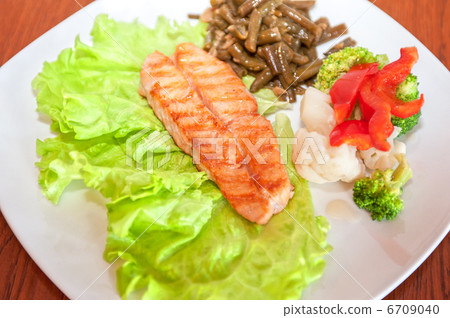 salmon steak salmon steak 6709040