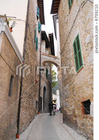 Spoleto street 6709210