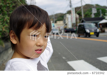 兒童和道路 兒童和道路 6710342